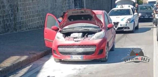 AUTO IN FIAMME