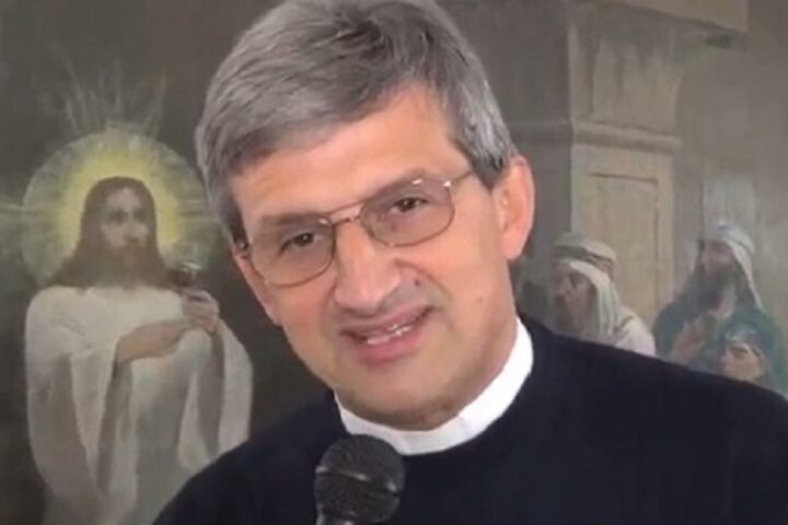 Il sacerdote don Antonello Giannotti
