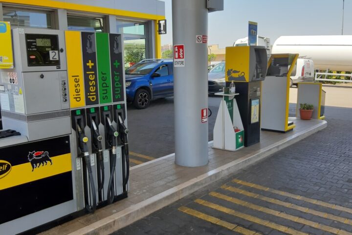 distributore benzina
