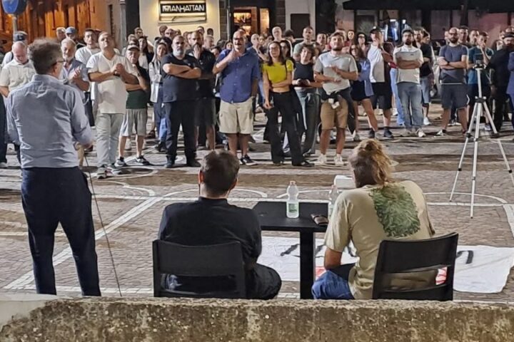 ca82d85e 6779 4a74 aabd 3e218f7abd79