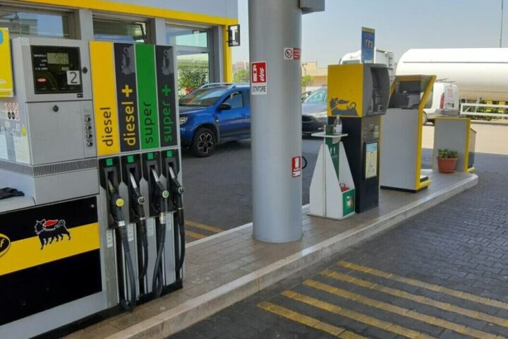 distributore benzina