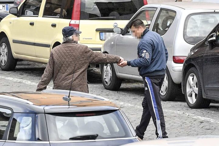 parcheggiatori abusivo