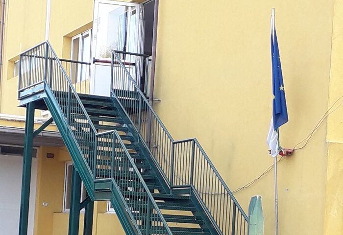 scala antincendio scuola
