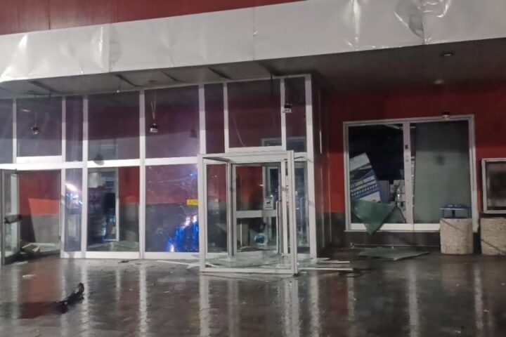 autogrill devastato