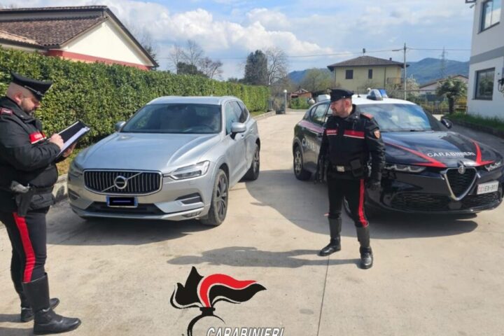 Auto recuperata dai carabinieri