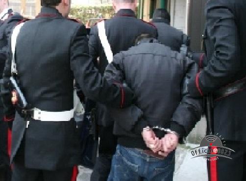 uomo arrestato repertorio