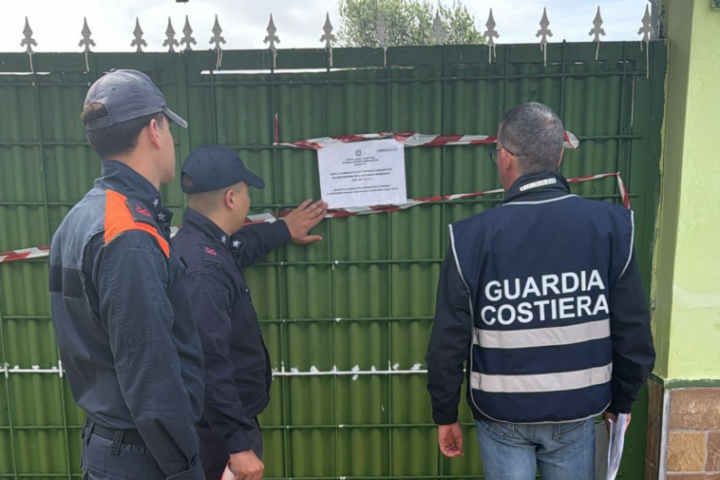CASTEL VOLTURNO MONDRAGONE CASE ABUSIVE SEQUESTRO BAGNARA STERCOLILLI 8