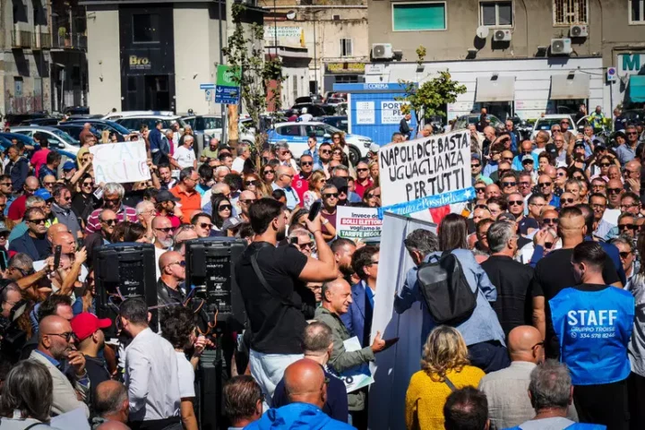 protesta a napoli