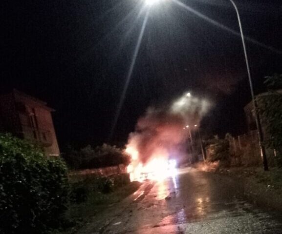 auto incendiata