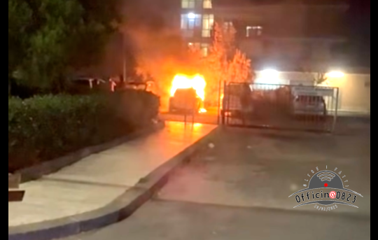 auto incendio mondragone palazzi cirio video0